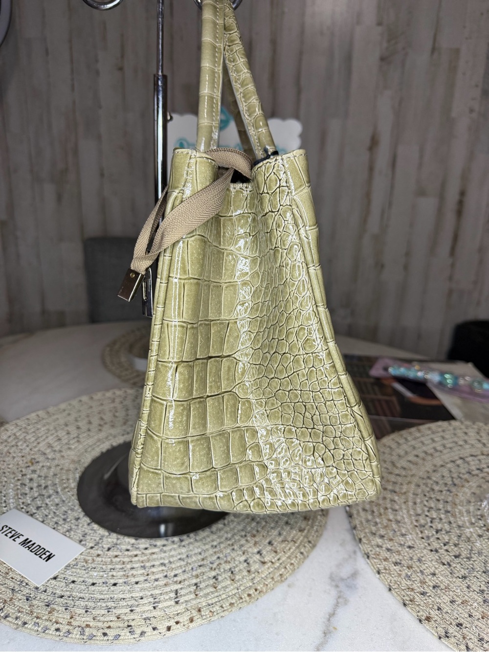 Isabella Rhea Olive Green Croc-Embossed genuine Italian leather - Picture 5 of 10